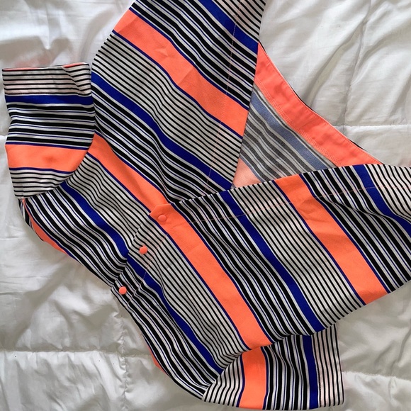 JOA Buttoned Back Striped Crop Top - Picture 4 of 4